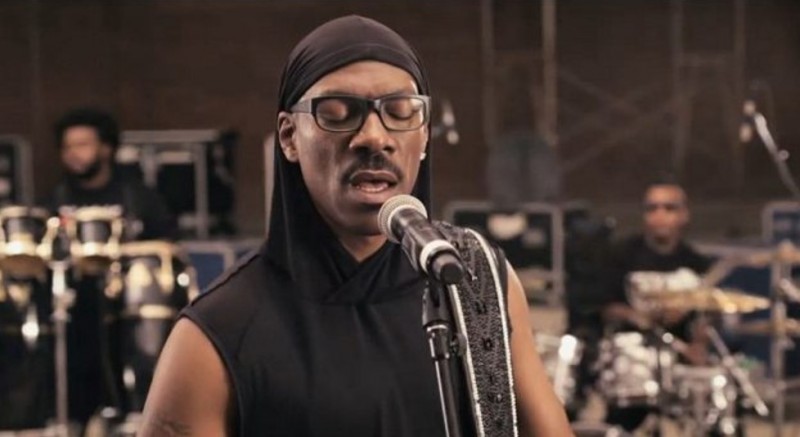 Eddie Murphy Kis Hijan Enekeskent Futott Be Meg Az Aranylemezt Is Kierdemelte Mafab Hu