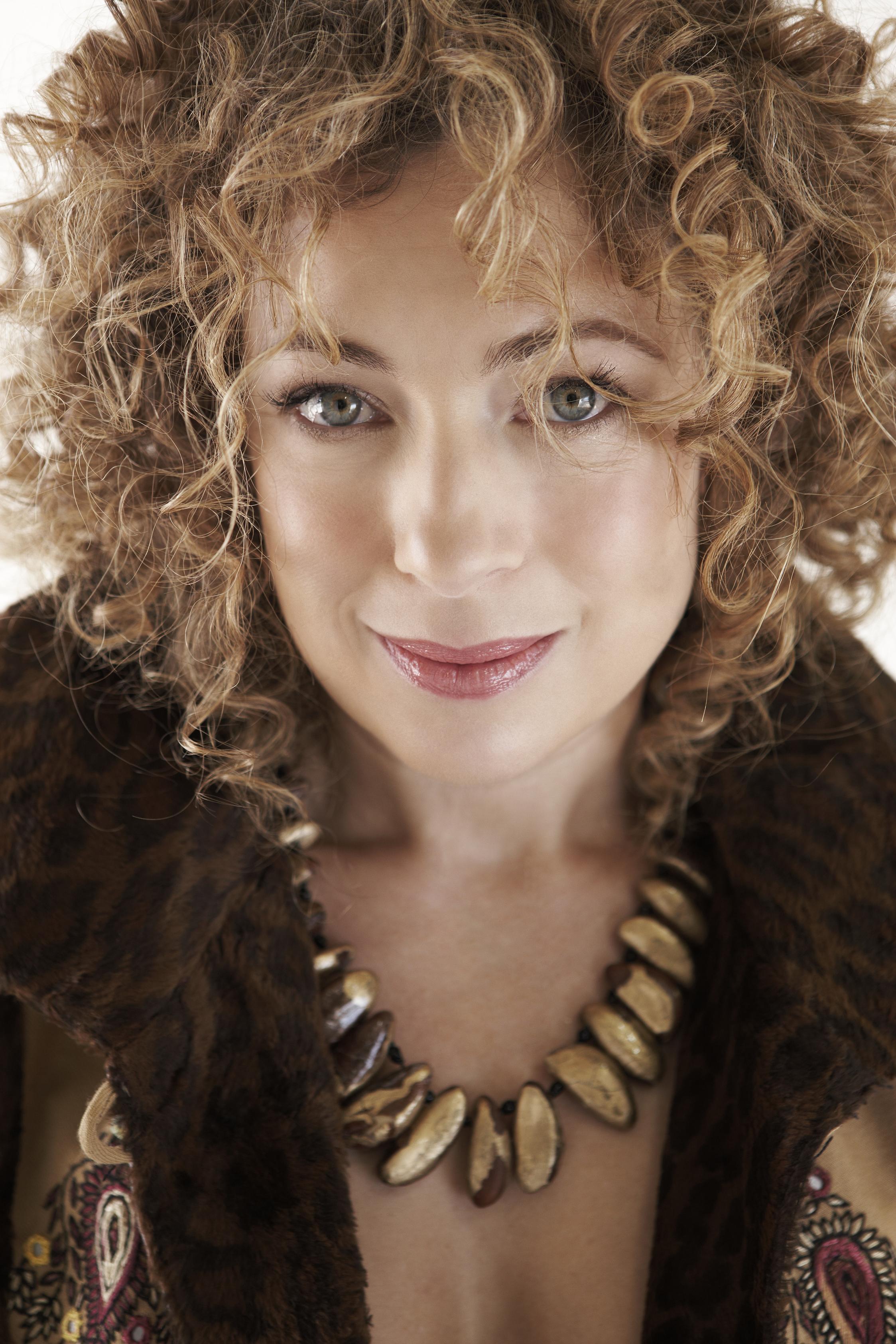 alex-kingston-filmek-k-pek-d-jak-szem-lyis-g-adatlap-mafab-hu