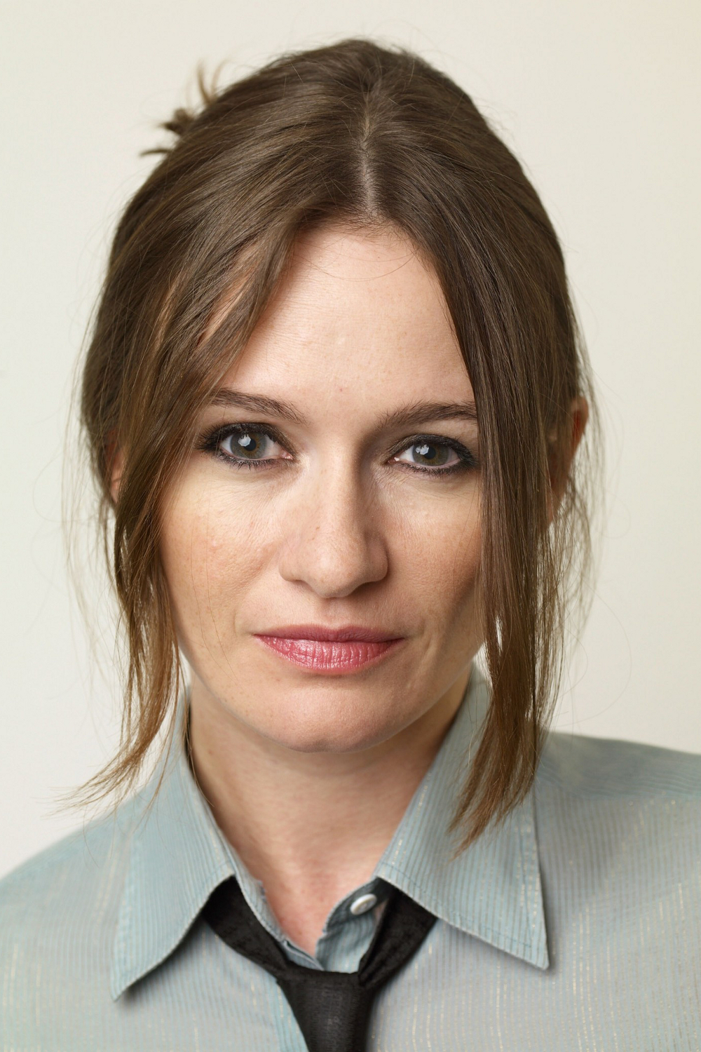 Emily Mortimer measurement